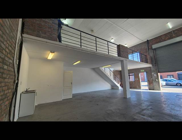 156M² WAREHOUSE TO LET IN SUNNYDALE