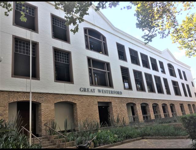 214M² OFFICE TO LET IN NEWLANDS