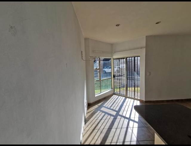 1 BEDROOM PROPERTY TO RENT IN DASSIE RAND
