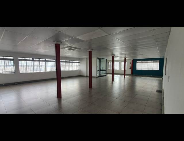 1,400M² WAREHOUSE TO LET IN PAARDEN EILAND