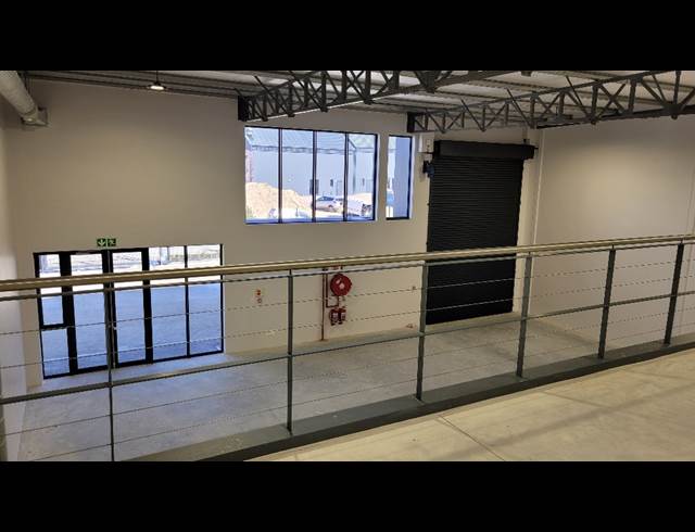 278M² WAREHOUSE TO LET IN STONEWOOD SECURITY ESTATE