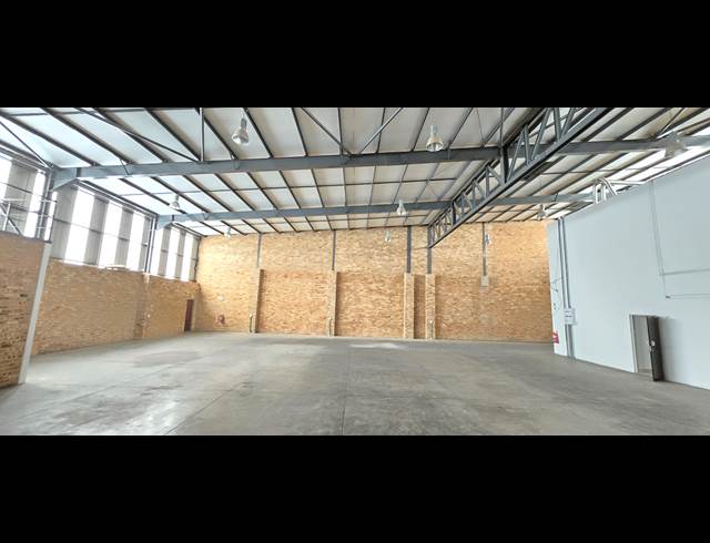 866M² WAREHOUSE TO LET IN NORTH RIDING