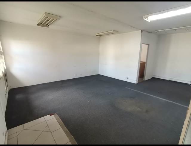 82M² OFFICE TO LET IN VALHALLA
