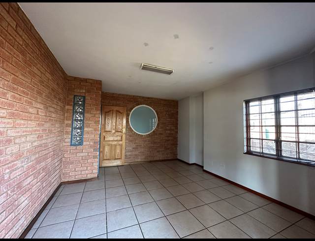100.50M² OFFICE TO LET IN HIGHVELD BUSINESS PARK