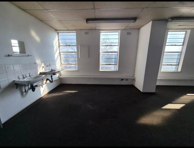 265M² WAREHOUSE TO LET IN WADEVILLE