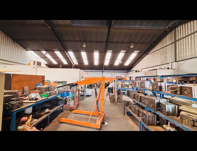 514M² WAREHOUSE TO LET IN CHAMDOR