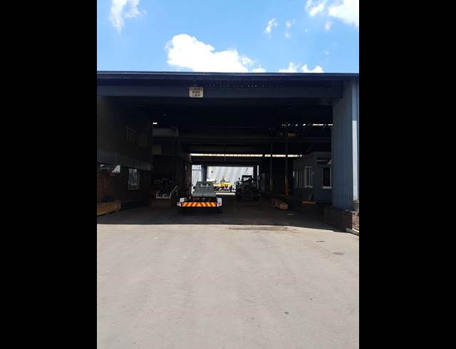 3,200M² WAREHOUSE TO LET IN ALRODE