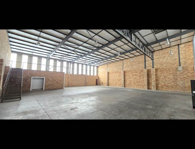 866M² WAREHOUSE TO LET IN NORTH RIDING
