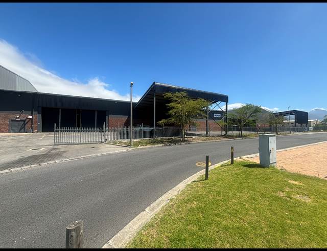8,420M² WAREHOUSE TO LET IN SOMERSET WEST BUSINESS PARK