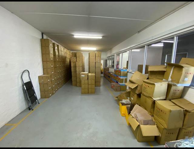 156M² WAREHOUSE TO LET IN SOMERSET WEST CENTRAL