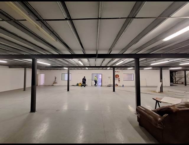846M² WAREHOUSE TO LET IN NORTH RIDING