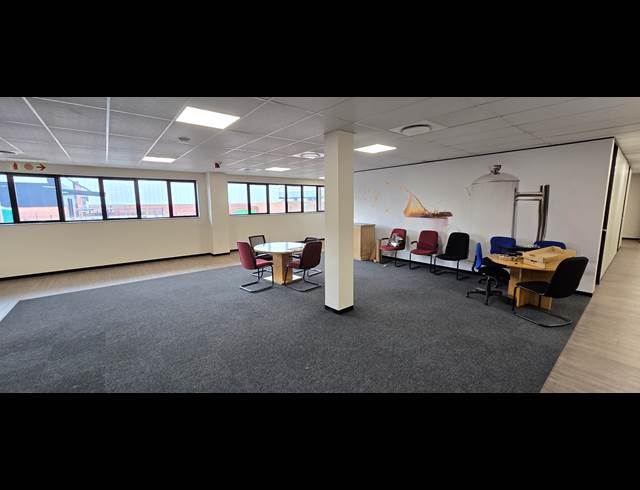 6,940M² WAREHOUSE TO LET IN NORTH RIDING