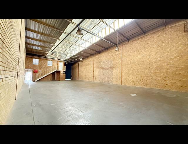 350M² WAREHOUSE TO LET IN MEADOWDALE