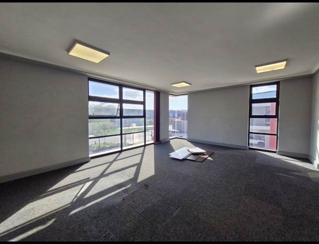 342M² WAREHOUSE TO LET IN STIKLAND INDUSTRIAL