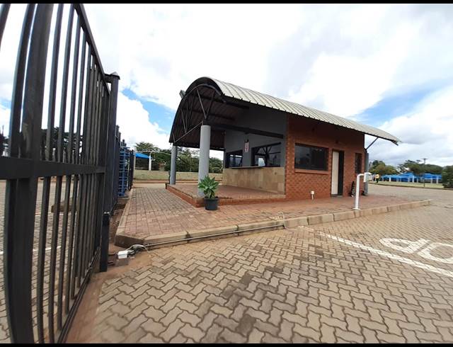 3,660M² OFFICE TO LET IN ROSSLYN