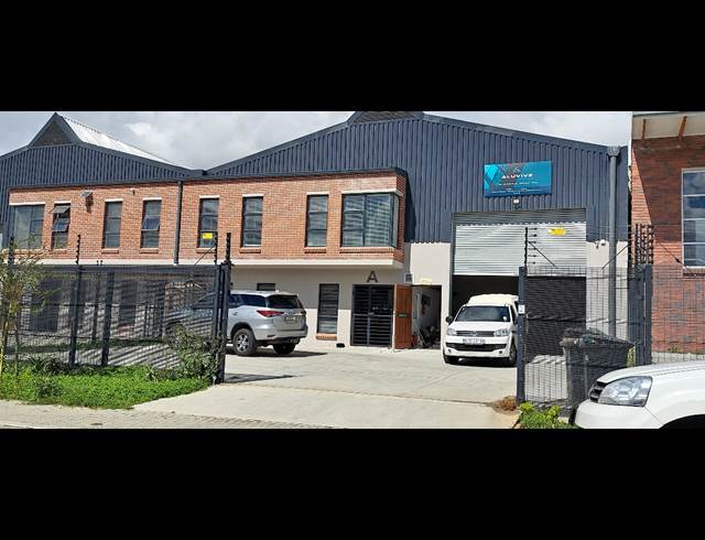 318M² WAREHOUSE TO LET IN FISANTEKRAAL