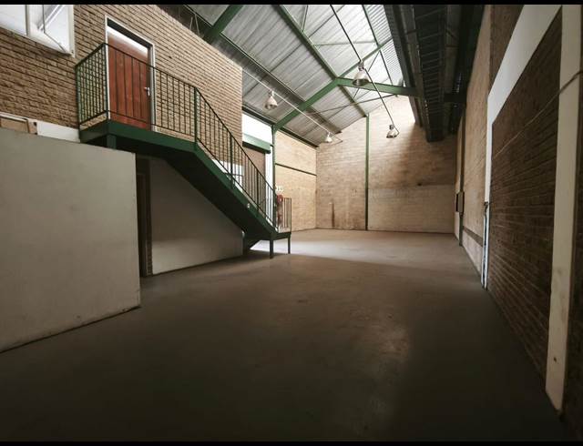 183M² WAREHOUSE TO LET IN ROBERTVILLE