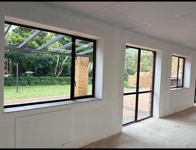 402M² OFFICE TO LET IN VORNA VALLEY