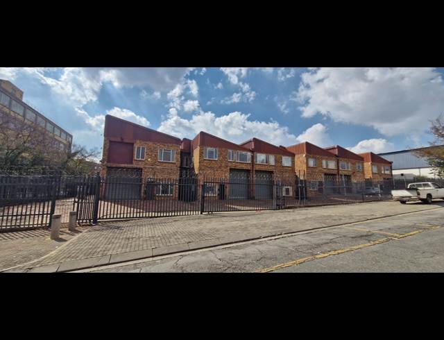 227M² WAREHOUSE TO LET IN TROYEVILLE