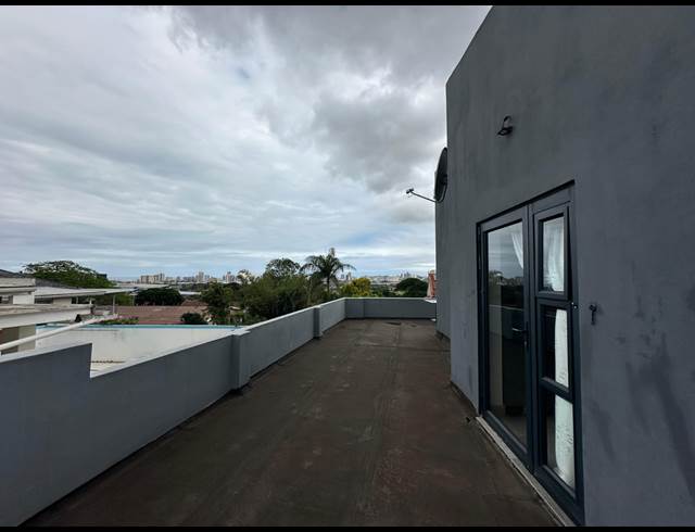 1 BEDROOM FLAT TO LET IN ESSENWOOD