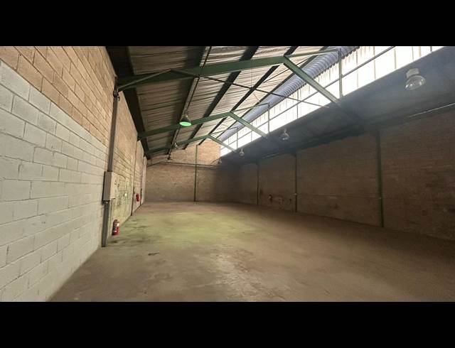 398M² WAREHOUSE TO LET IN ROBERTVILLE