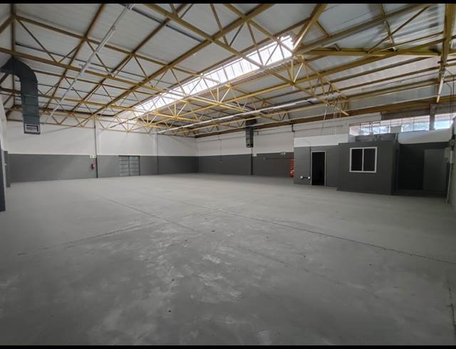 589M² WAREHOUSE TO LET IN MAITLAND