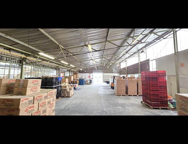 1,200M² FACTORY TO LET IN LEA GLEN
