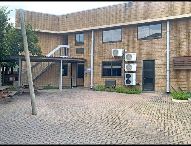 1,790M² WAREHOUSE TO LET IN HALFWAY HOUSE