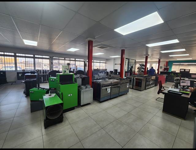 1,400M² WAREHOUSE TO LET IN PAARDEN EILAND