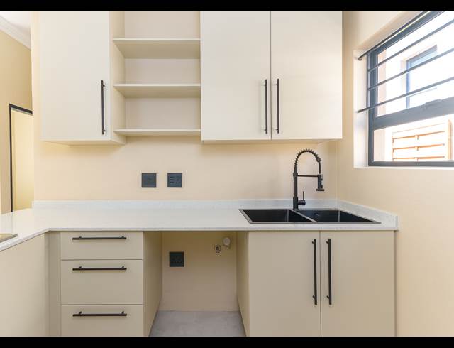 2 BEDROOM APARTMENT RENTED IN NORTH RIDING AH
