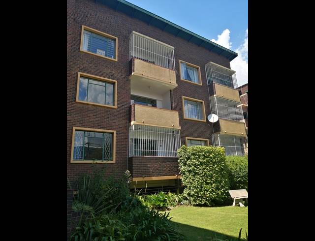 1 bed property to rent in PARKTOWN NORTH