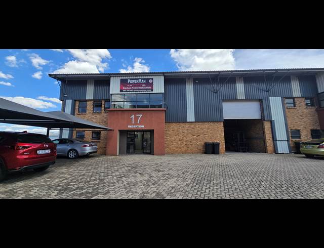 728M² WAREHOUSE TO LET IN LASER PARK