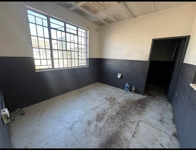 422M² WAREHOUSE TO LET IN SEBENZA