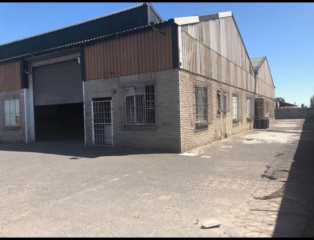 1,220M² WAREHOUSE TO LET IN BLACKHEATH INDUSTRIAL