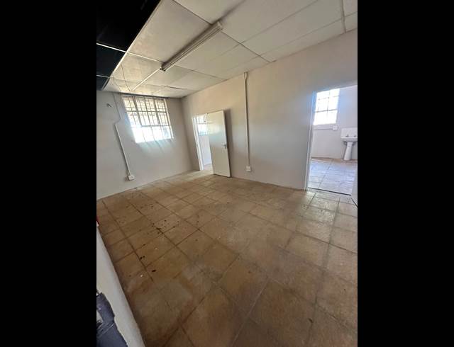 800M² WAREHOUSE TO LET IN MASONS MILL