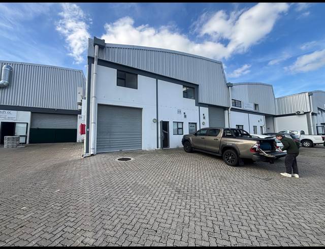 300M² WAREHOUSE TO LET IN FIRGROVE