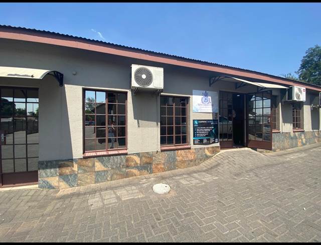 70M² OFFICE TO LET IN MODEL PARK