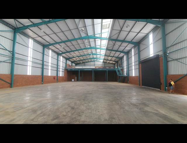 1,581M² WAREHOUSE TO LET IN ORMONDE
