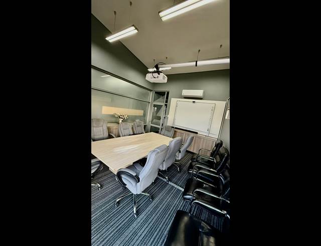 156M² OFFICE TO LET IN NELSPRUIT EXT 2