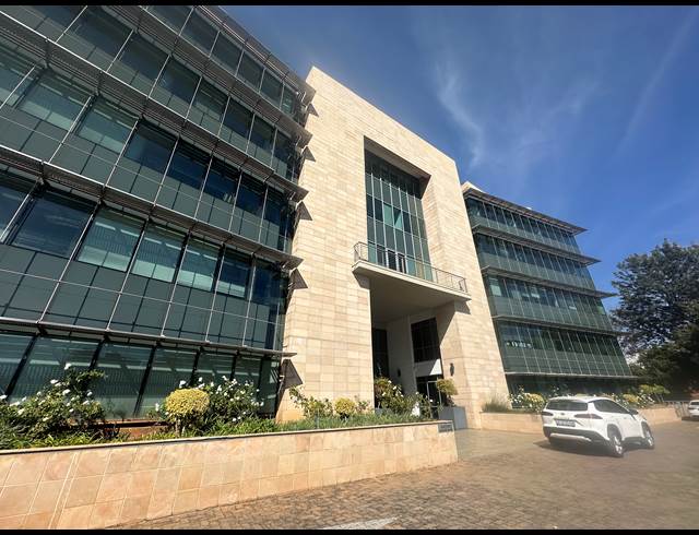 898M² OFFICE TO LET IN SANDTON CENTRAL