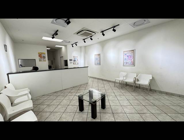 80M² OFFICE TO LET IN LA ROCHELLE