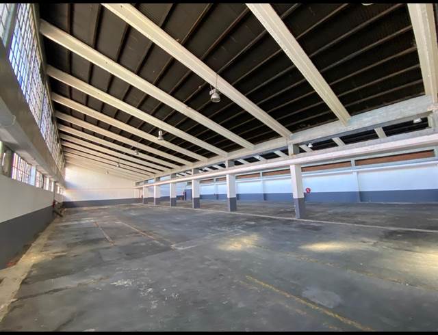 1,667M² WAREHOUSE TO LET IN EASTLEIGH