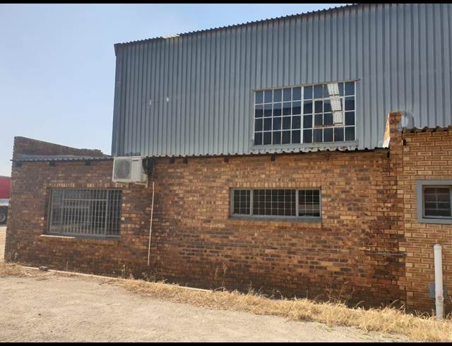 1,791M² WAREHOUSE TO LET IN WADEVILLE