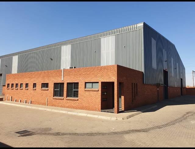 2,590M² WAREHOUSE TO LET IN WADEVILLE
