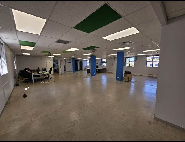 1,083M² OFFICE TO LET IN CENTURY CITY