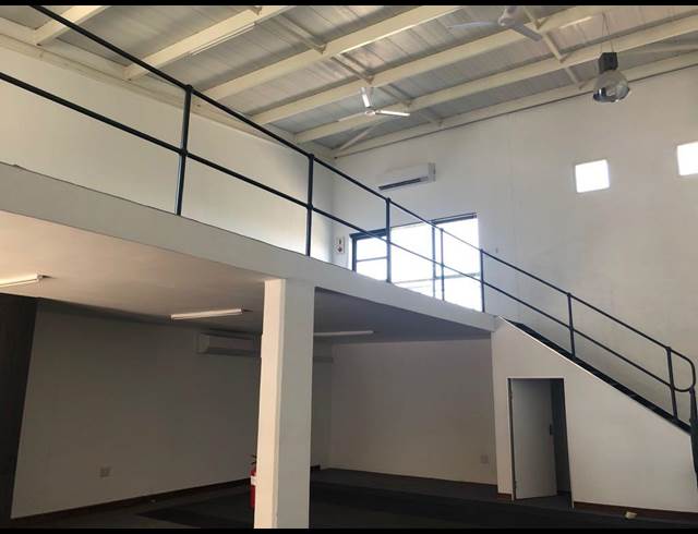 142M² WAREHOUSE RENTED IN BARBEQUE DOWNS