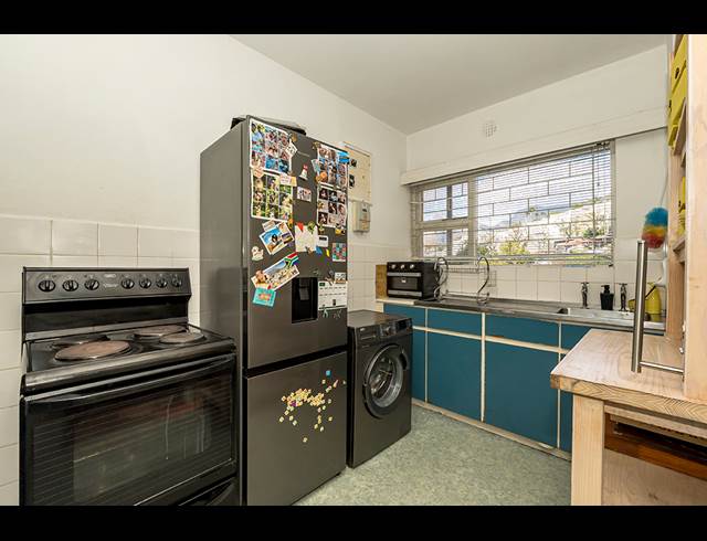 2.5 BEDROOM APARTMENT TO LET IN GREEN POINT