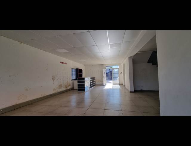 332M² OFFICE TO LET IN ROSSBURGH