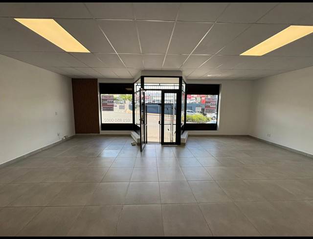 90M² OFFICE TO LET IN SOMERSET WEST CENTRAL