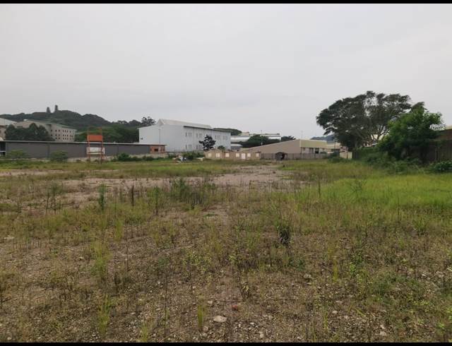 15,000M² VACANT LAND TO LET IN BRIARDENE